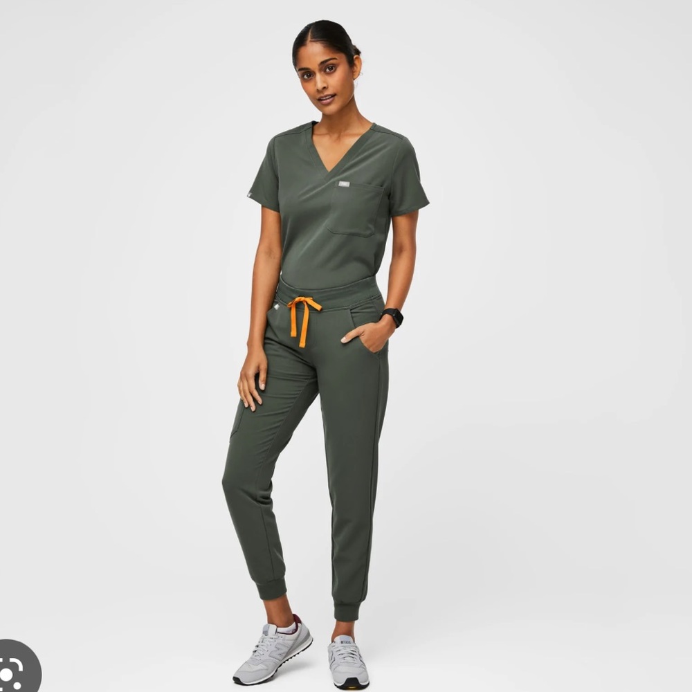 Figs Moss Zamora jogger scrubs